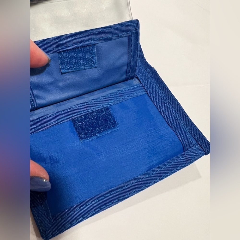 Vintage 1980’s Coca-Cola RARE BLUE Wave Tri-Fold Velcro Wallet Coke Classic - Picture 8 of 8
